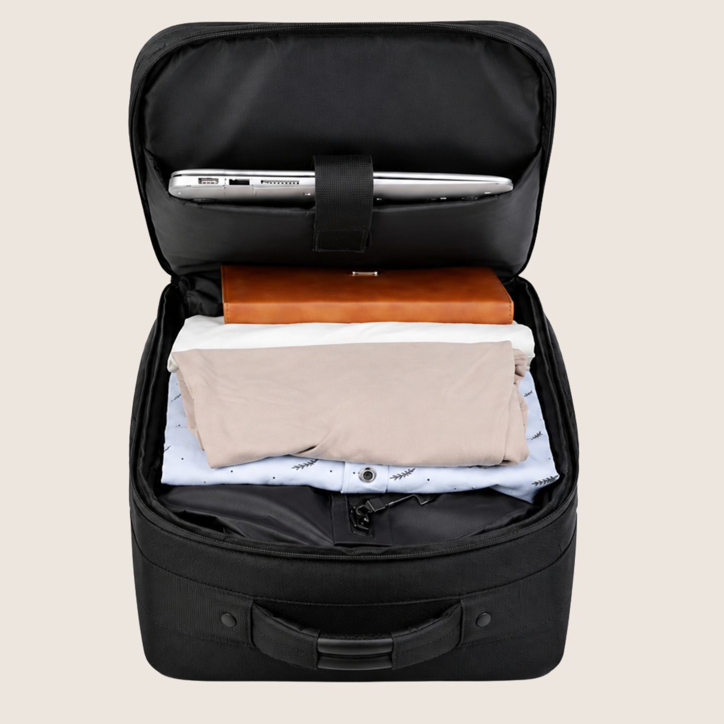 Interior de la mochila AirLock Roll™ con bolsa de compresión al vacío para maximizar el espacio.